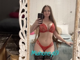 Miahoney69